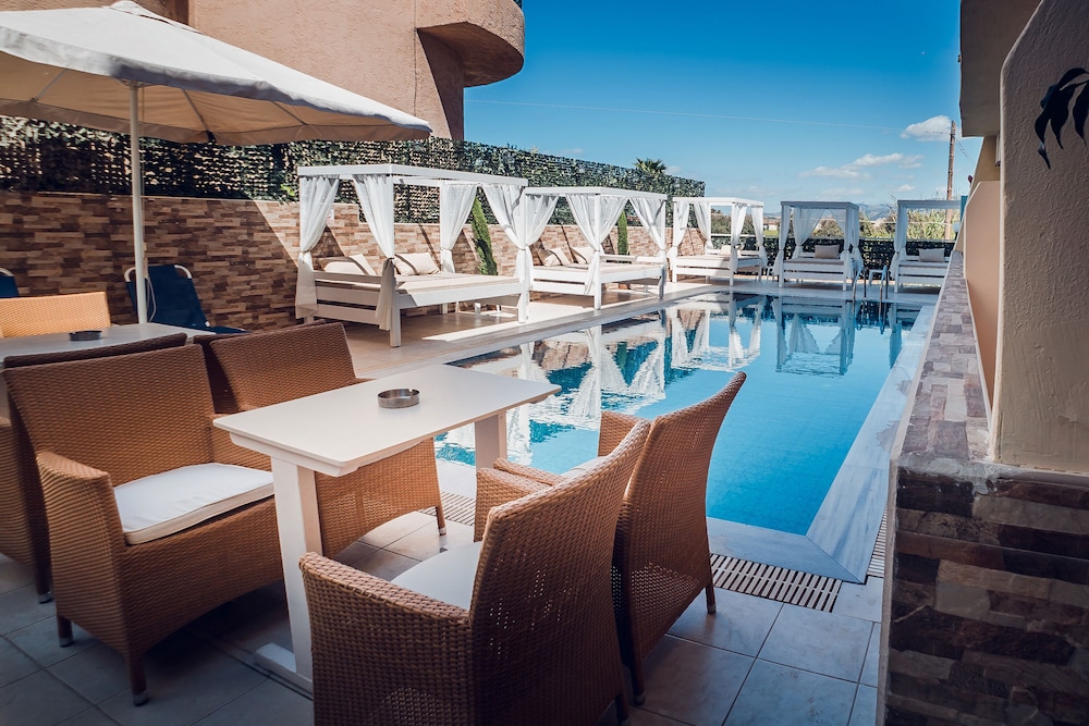 Cloud 9 Hotel Shisha & Cocktail Bar - Adults Only 18+ 40/51
