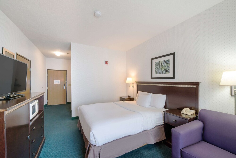 Rodeway Inn Urbana Champaign University Area 11/33