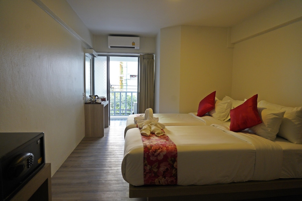 Wild Orchid Villa Bangkok 18/50