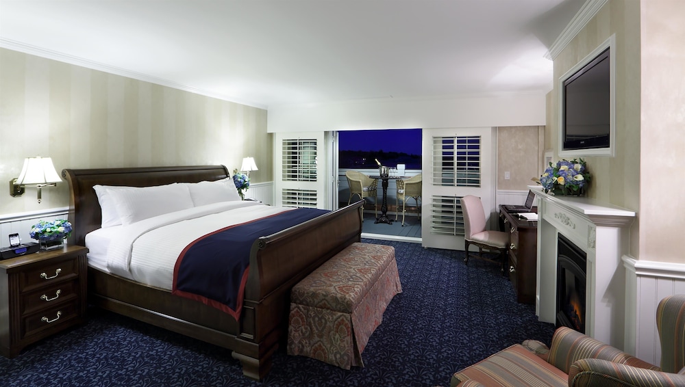 Madison Beach Hotel, Curio Collection by Hilton 20/88