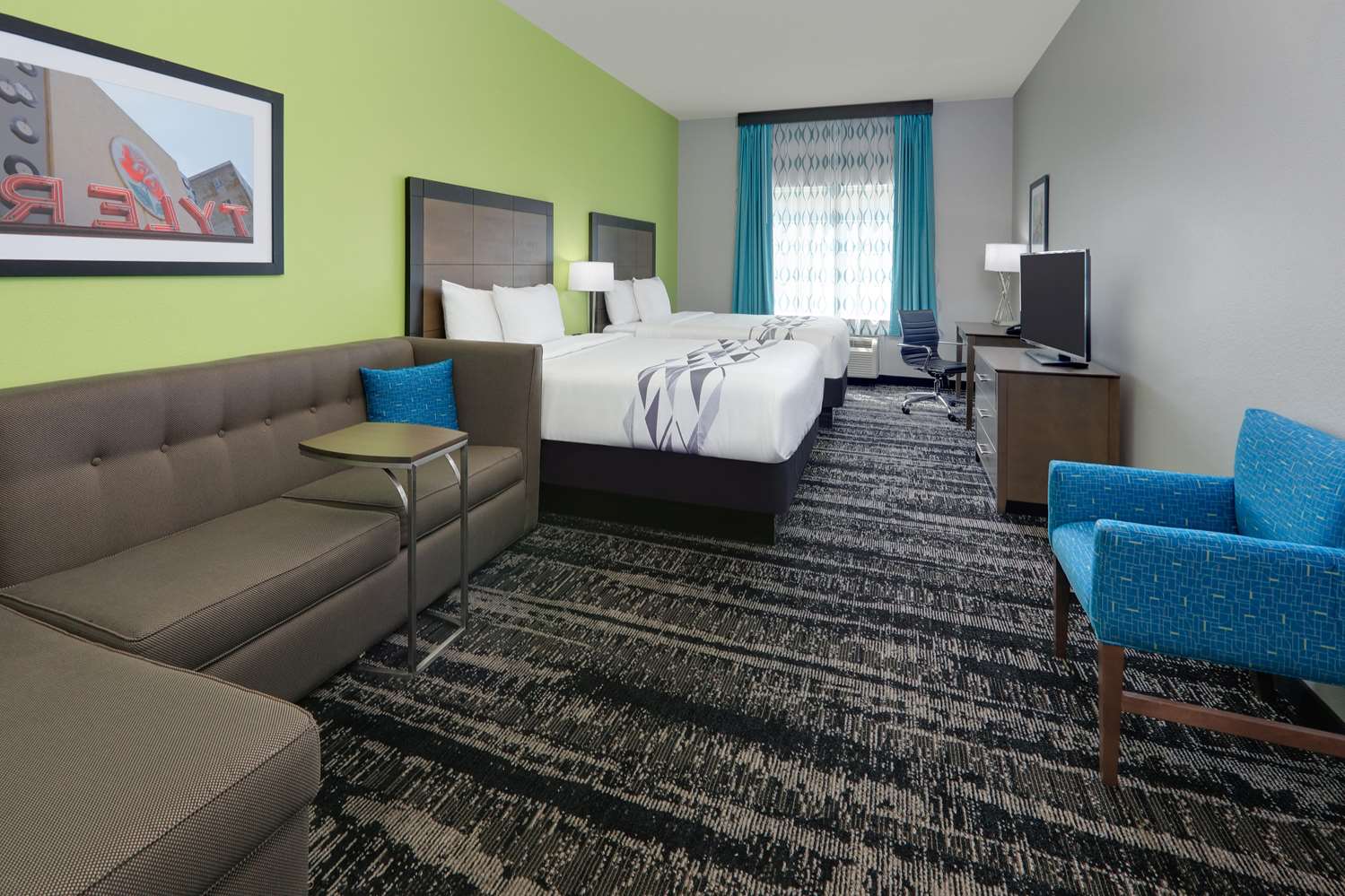 La Quinta Inn & Suites by Wyndham Tyler South 32/46