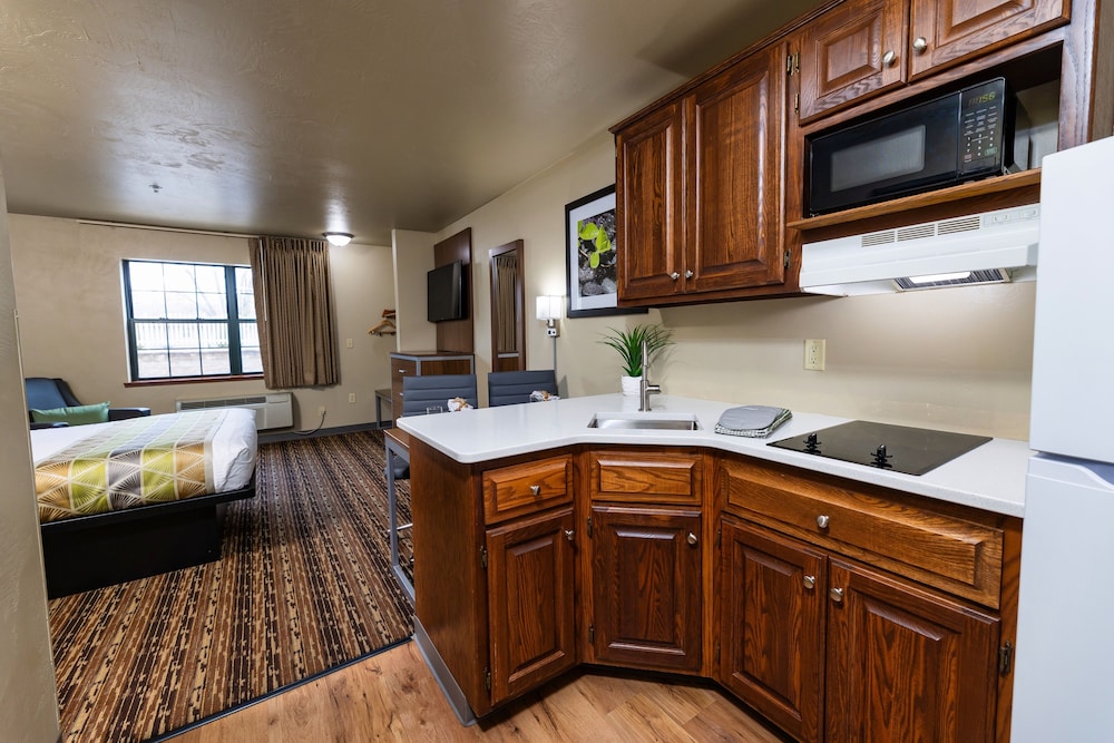 Extended Stay Airport 49/50