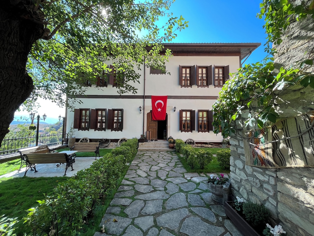 Leyla Hanim Konagi 29/36