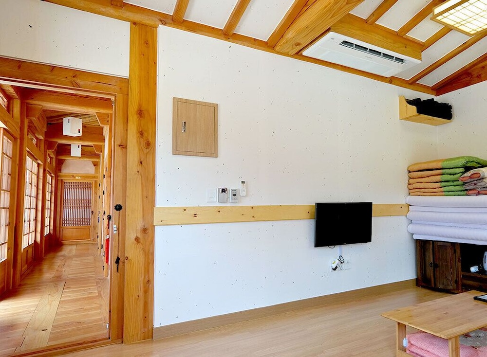 Gyeongju Hwangnamkwan Hanok Hotel 28/40