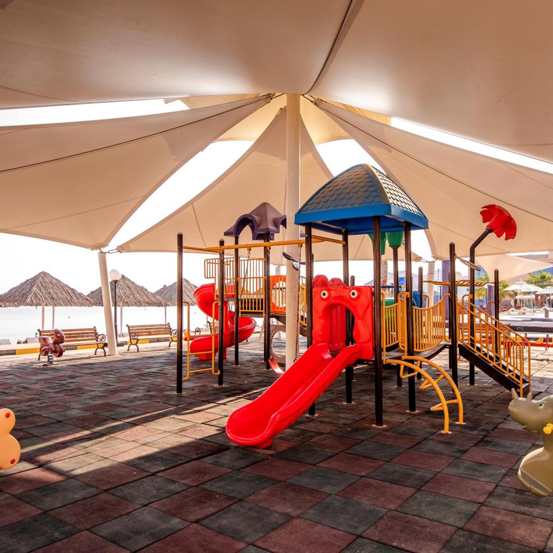 Royal Beach Hotel & Resort 28/50