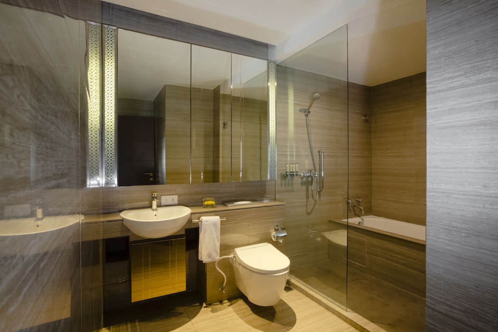 ASCOTT WATERPLACE SURABAYA 16/74