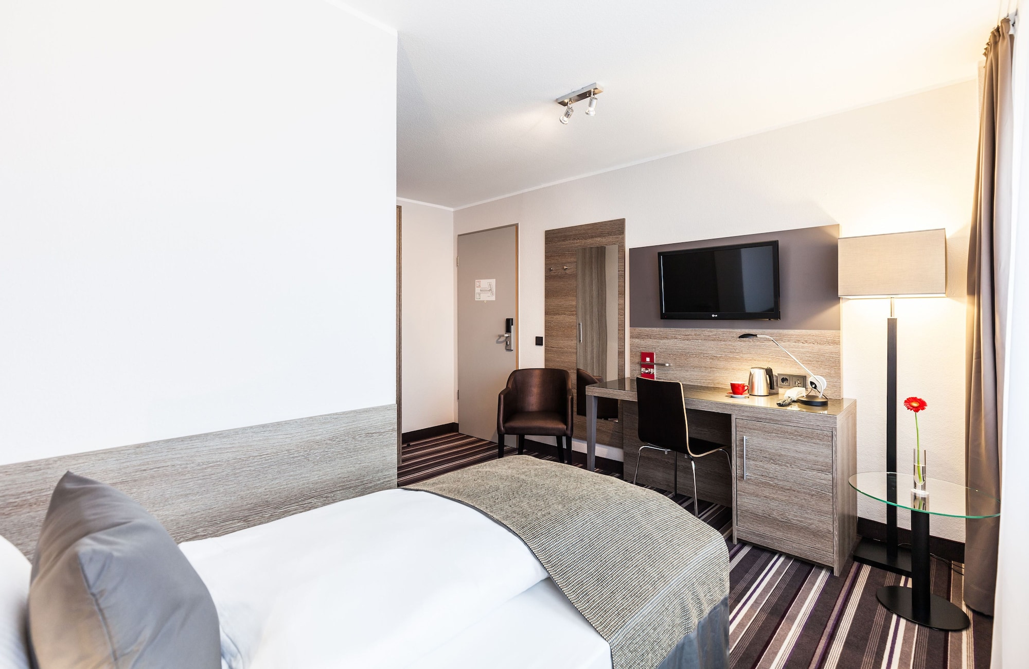 غرفة كومفورت بسرير مزدوج، Leonardo Hotel Nurnberg 5/10