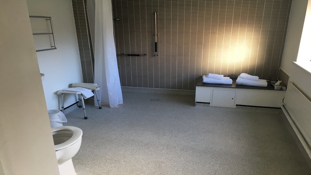 Holiday Inn Rochester Chatham an IHG Hotel 20/79