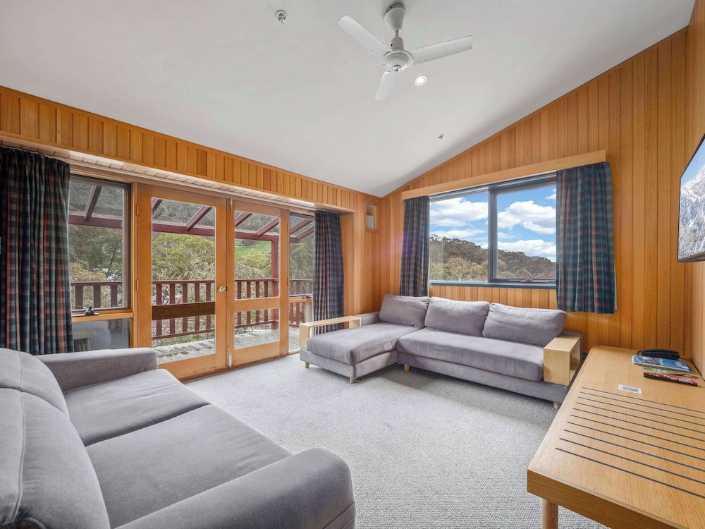 THREDBO ALPINE HOTEL 23/74