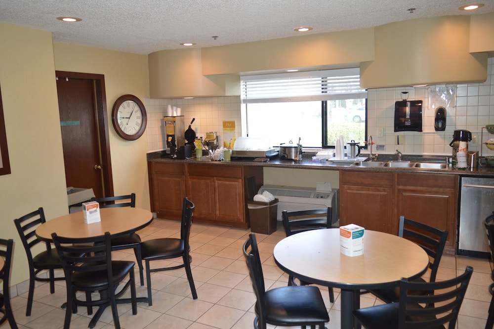 Quality Inn & Suites Lacey Olympia 52/66