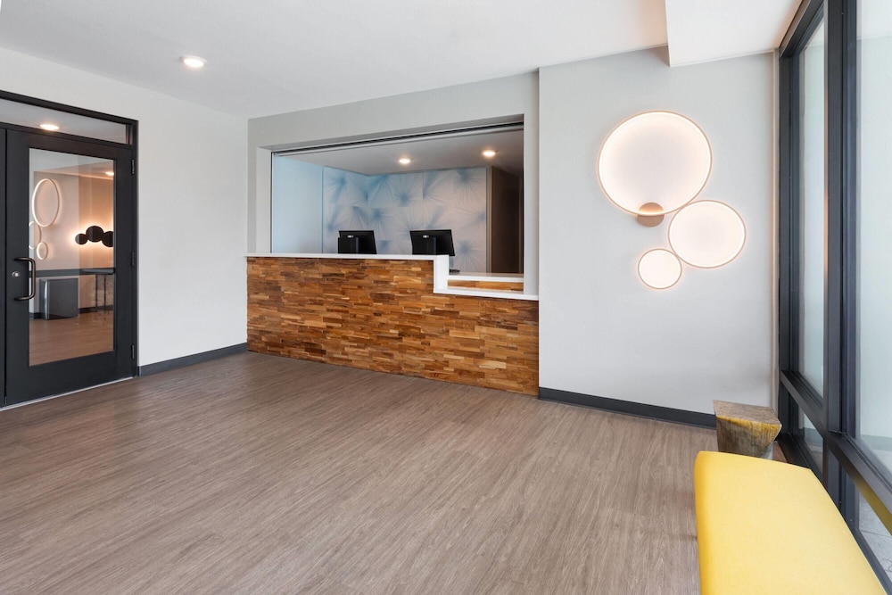 ECHO Suites Extended Stay by Wyndham Houston Pasadena Fwy Pl 10/59