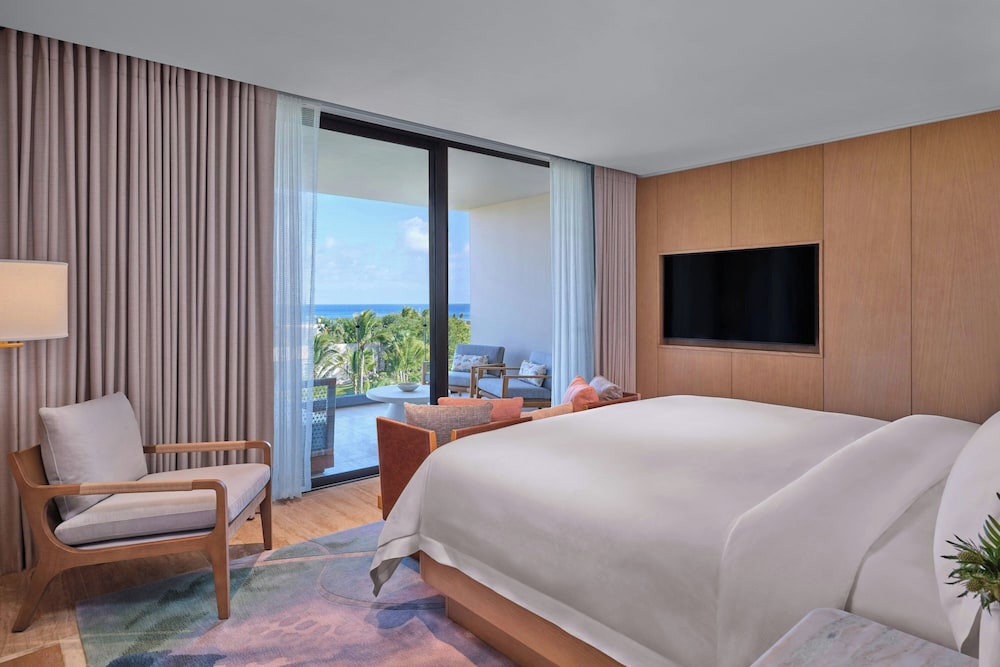 1 Bedroom, Royal, Suite, King Bed, Ocean View, Balcony