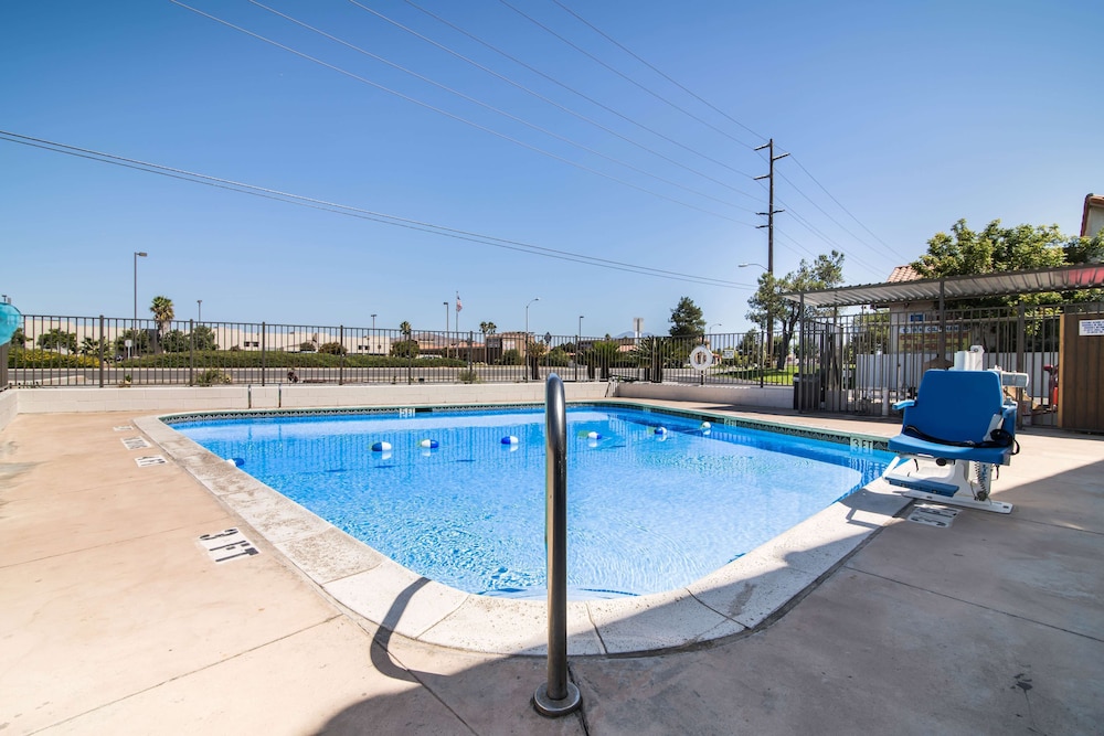 Motel6 Moreno Valley, CA - Perris 36/39