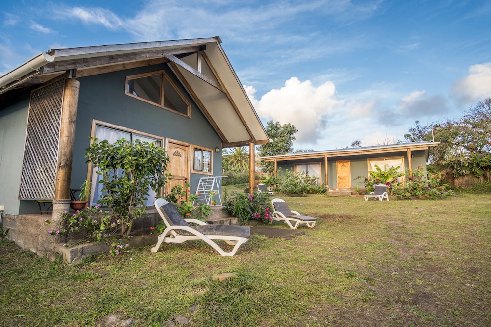 Hotel Y Cabanas Henua Iti 42/50