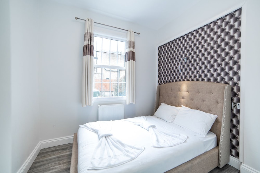 Imperial Court Suites 23/59