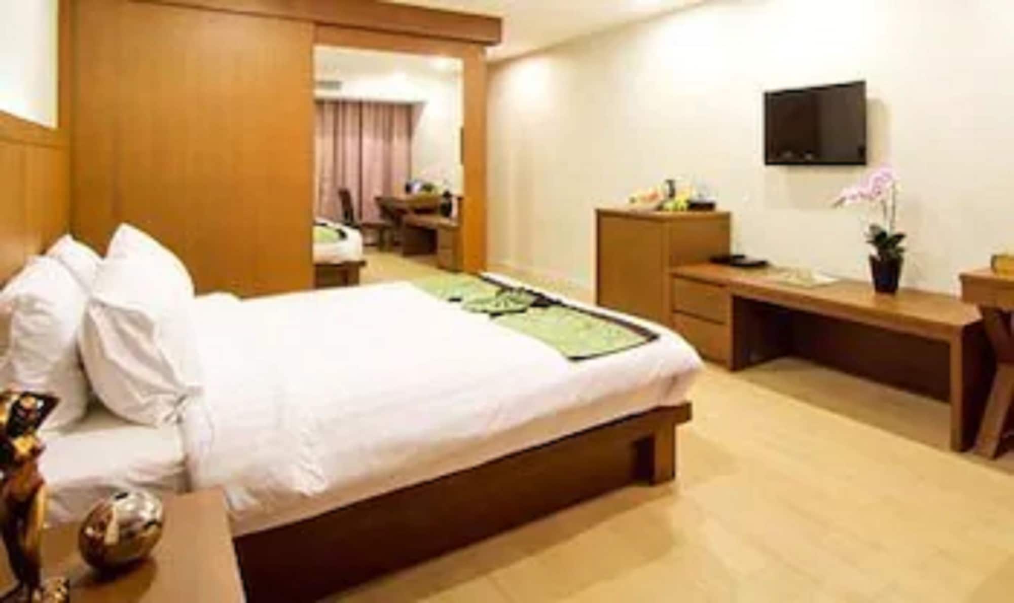 SUPERIOR, DOUBLE BED