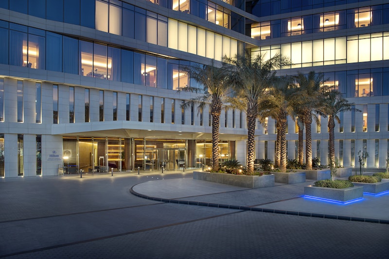 فندق هيلتون الرياض والشقق الفندقيه(Hilton Riyadh Hotel & Residences) 80/82