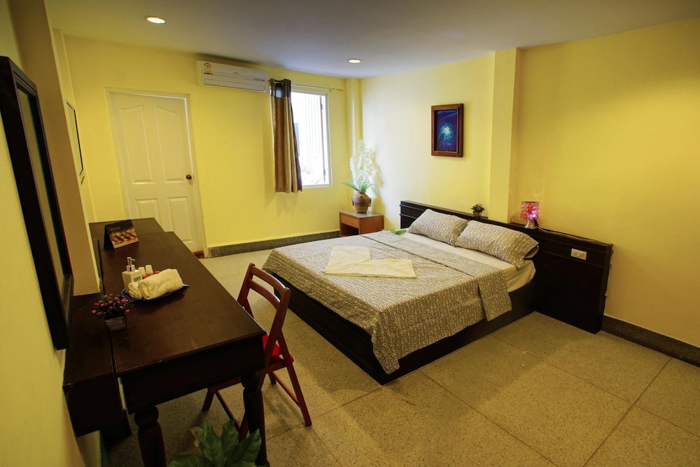 Sri Krungthep Hotel 21/77