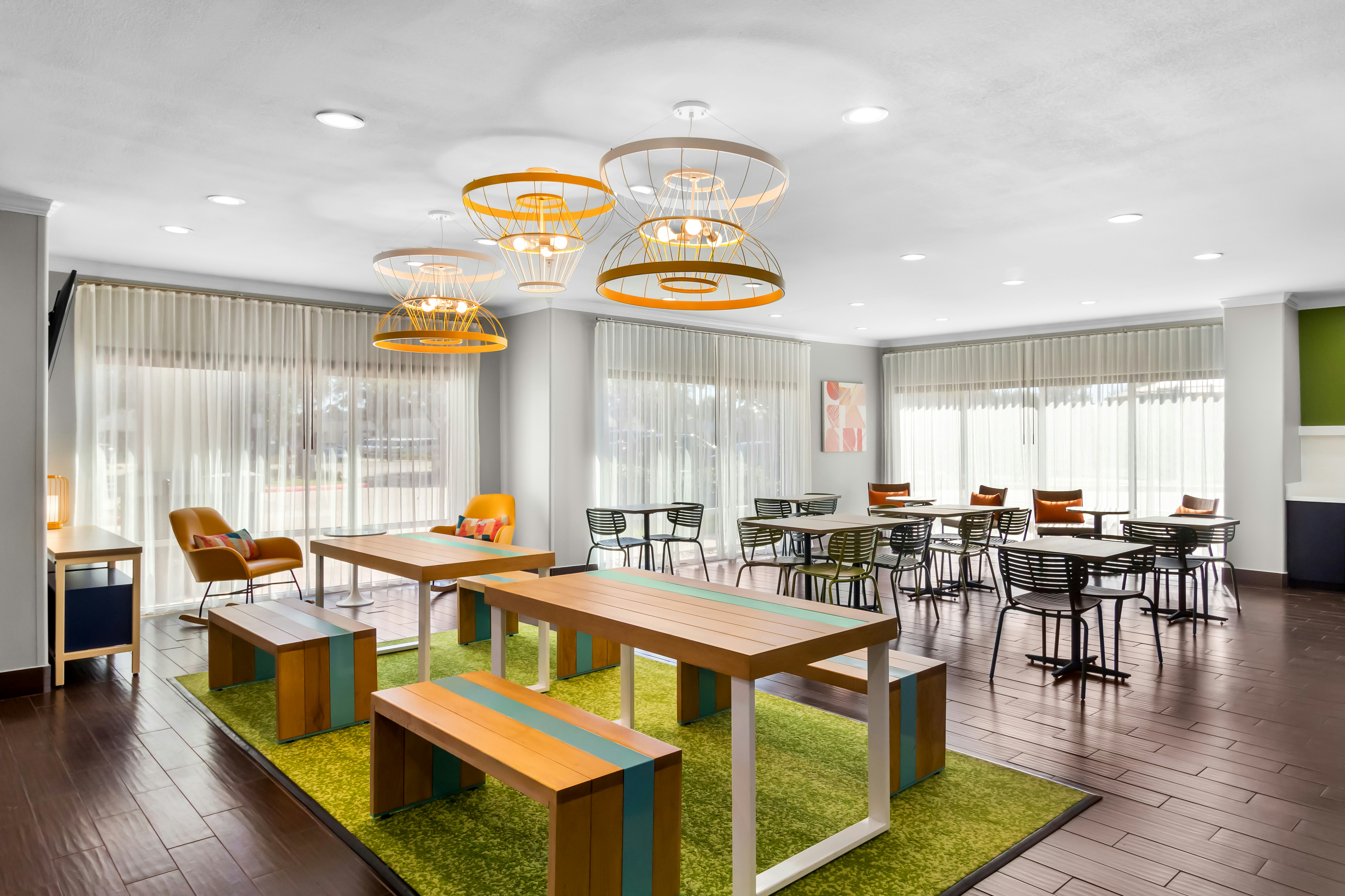 Spark By Hilton Pearland 25/37