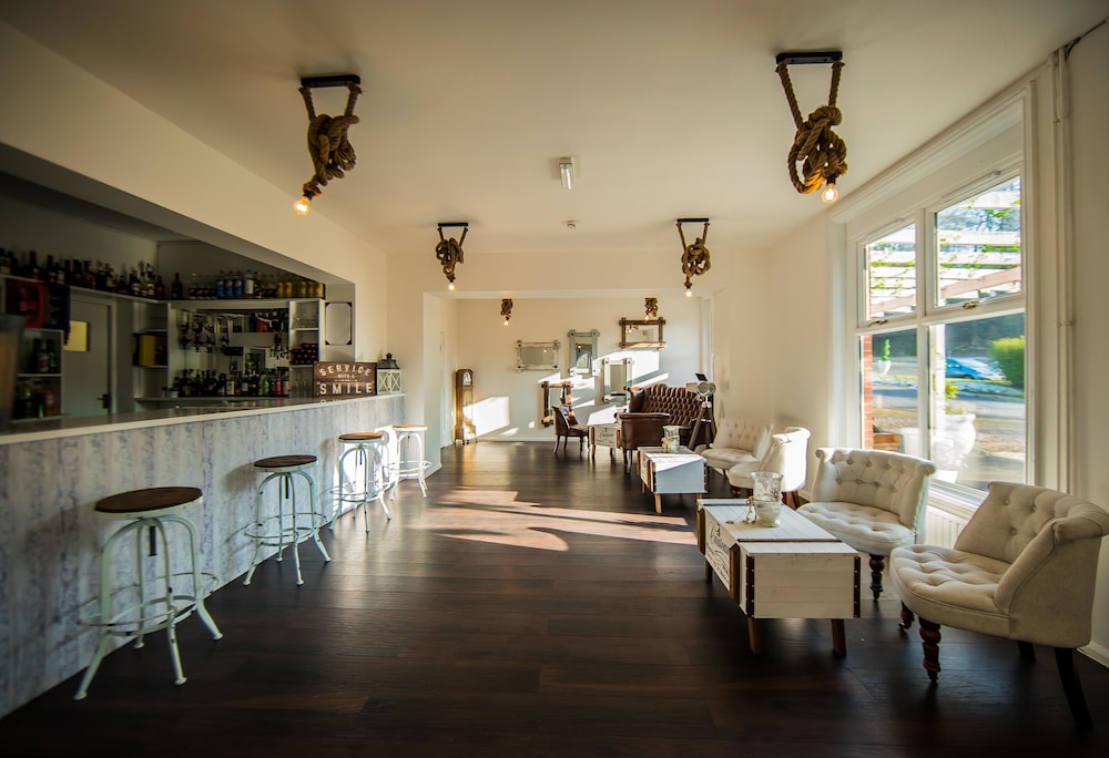 Gray Manor Hotel 30/48