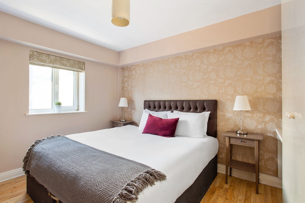 Drury Court Hotel 23/71