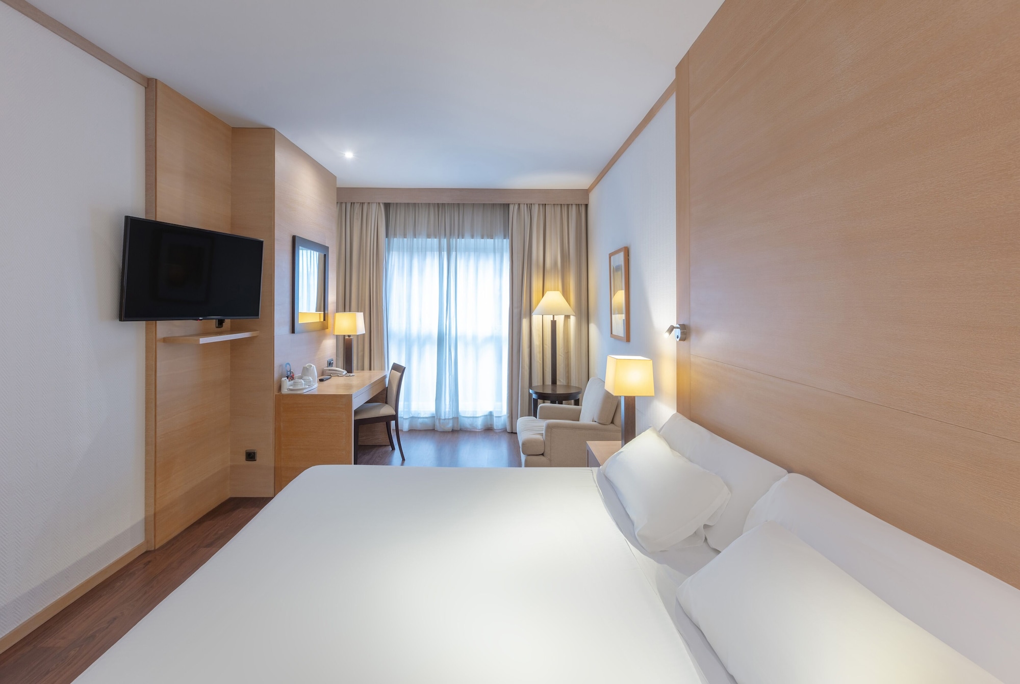 SUPERIOR, DOUBLE OR TWIN BED