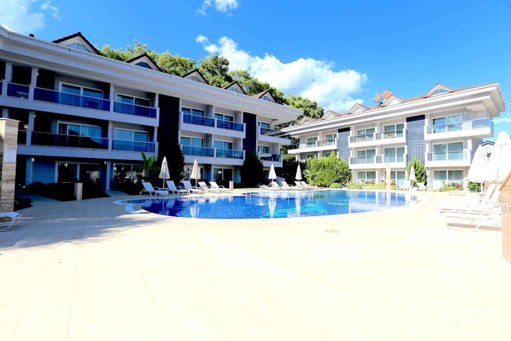 Truemar Hotels & Suites 42/50