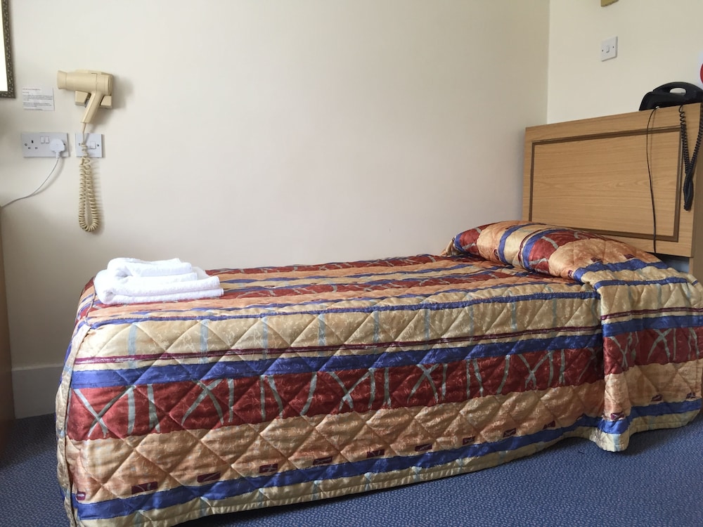 Brompton Hotel 44/60