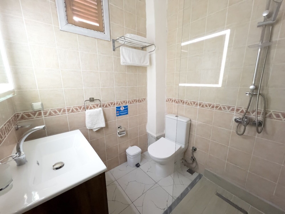 Mese Suites 23/24
