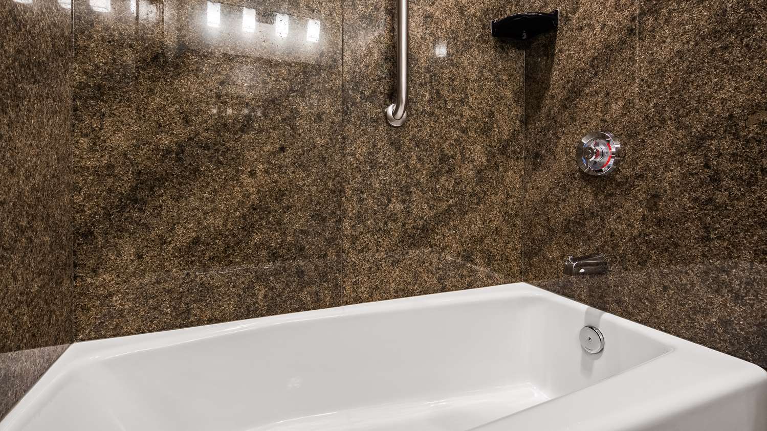 جناح بسرير كينج مع أريكة، Best Western Plus Williston Hotel & Suites 7/8