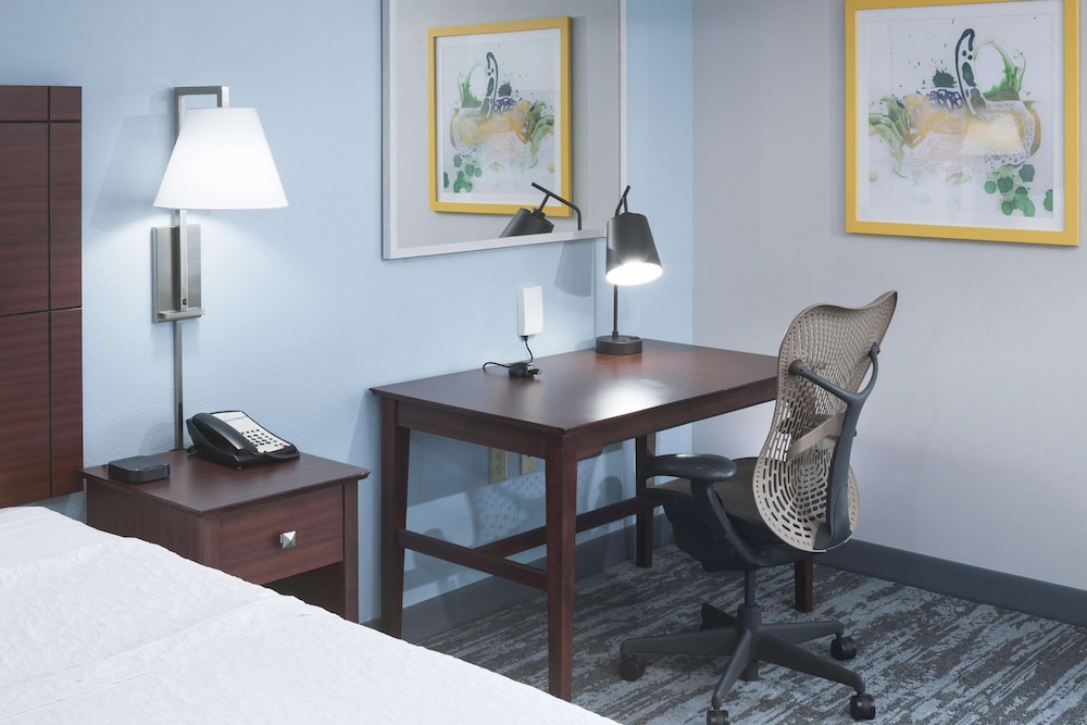 Hampton Inn And Suites By Hilton Oklahoma City Bricktown Ok 58/80