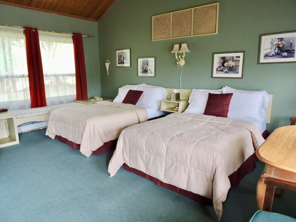 Vinehurst Inn And Suites 13/58