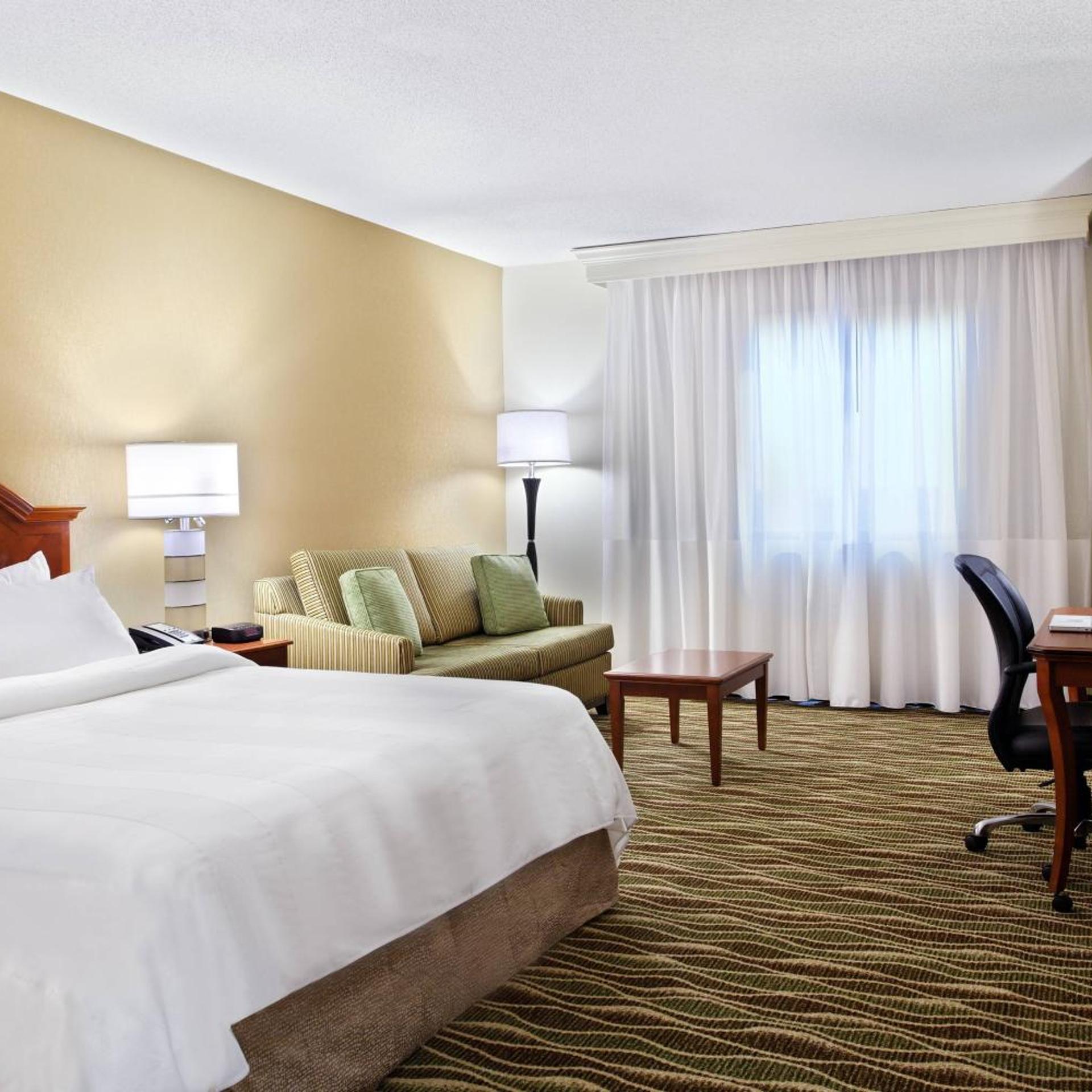 Room, King Bed, Club Floor