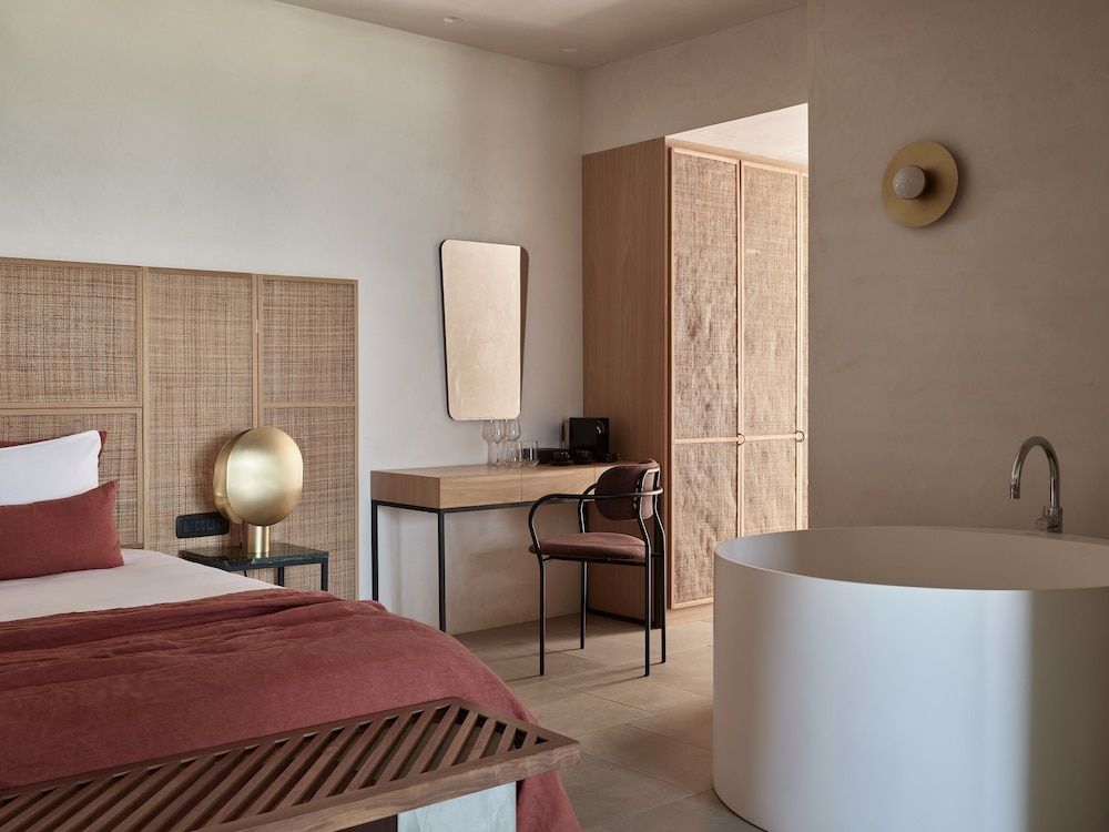 جناح سوبيريور بسرير كينج بإطلالة على البحر، Sentido Port Royal Villas and Spa - Adults Only 2/4