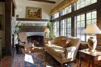 Best Western Premier Mariemont Inn 24/46