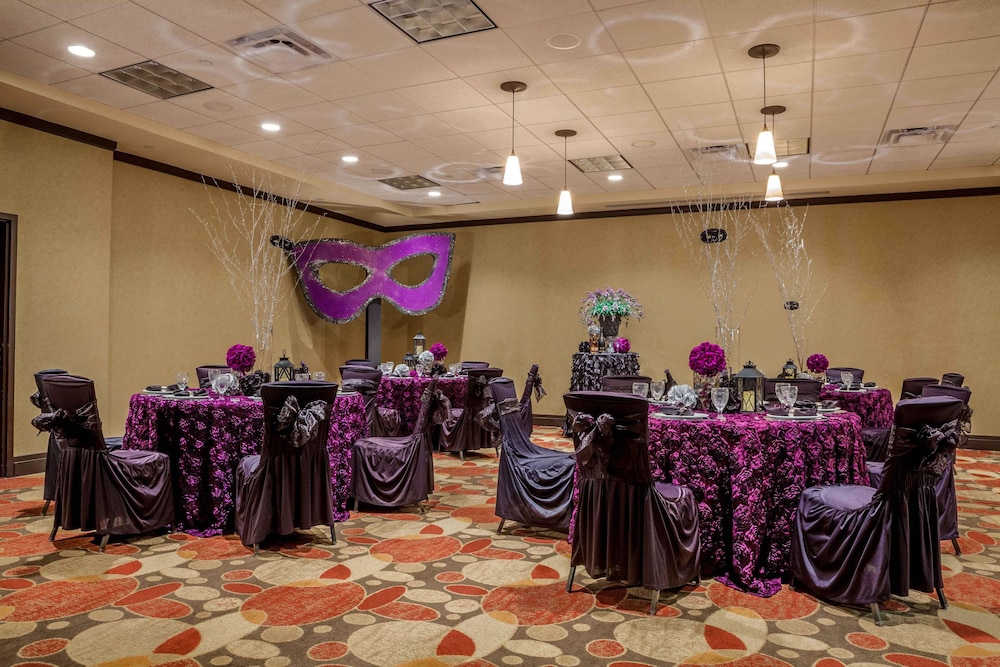 Hilton Garden Inn el Paso University 51/56