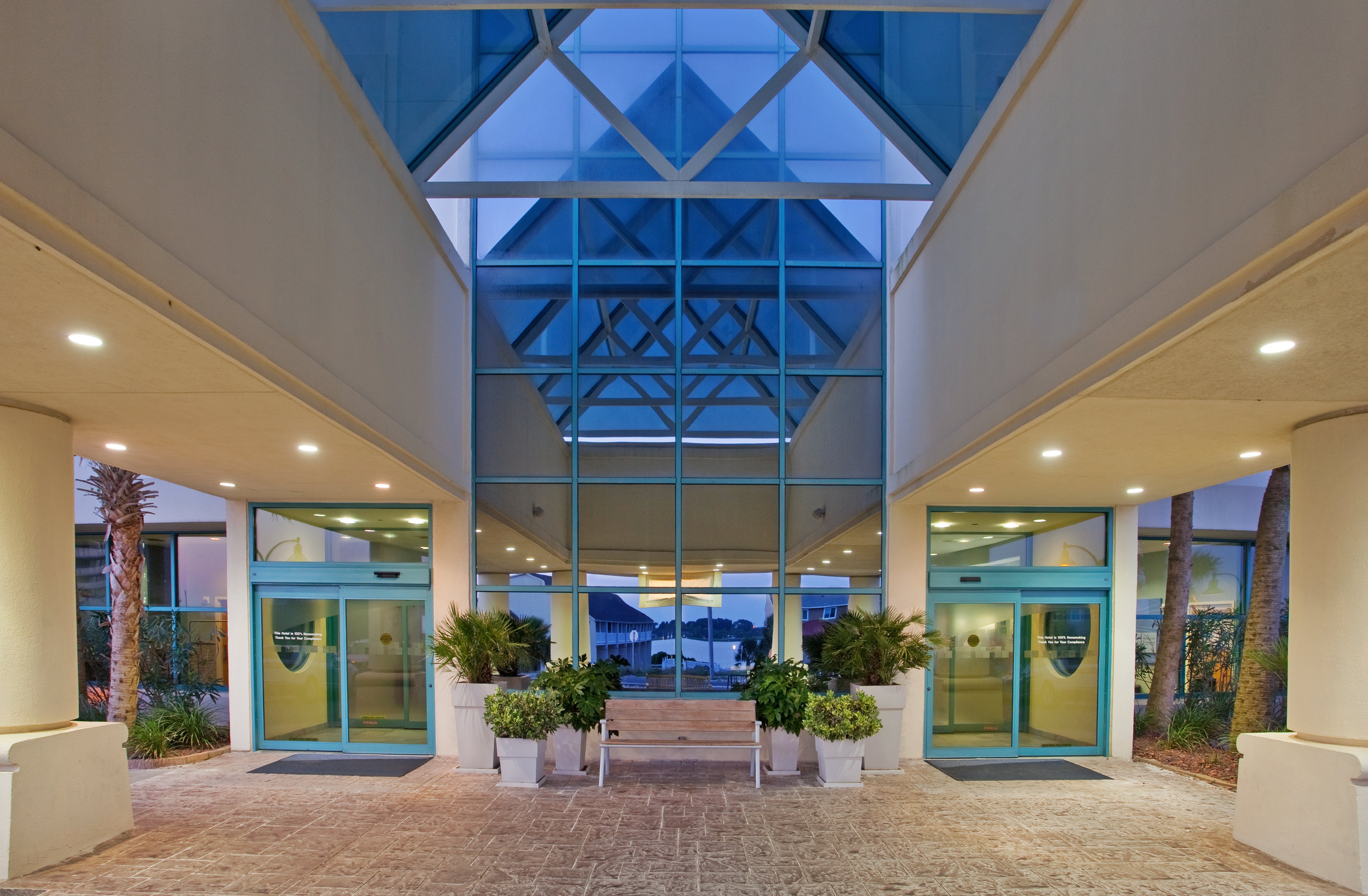 Holiday Inn Express Pensacola Beach 6/60