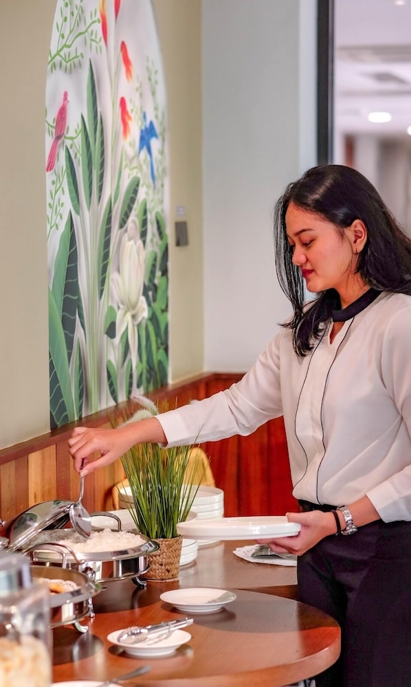 Hotel Youstay Semarang By Sinergi 6/37