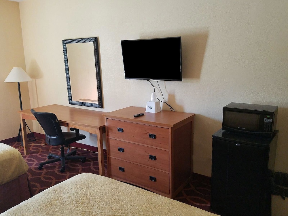 American Inn Evansville 21/22