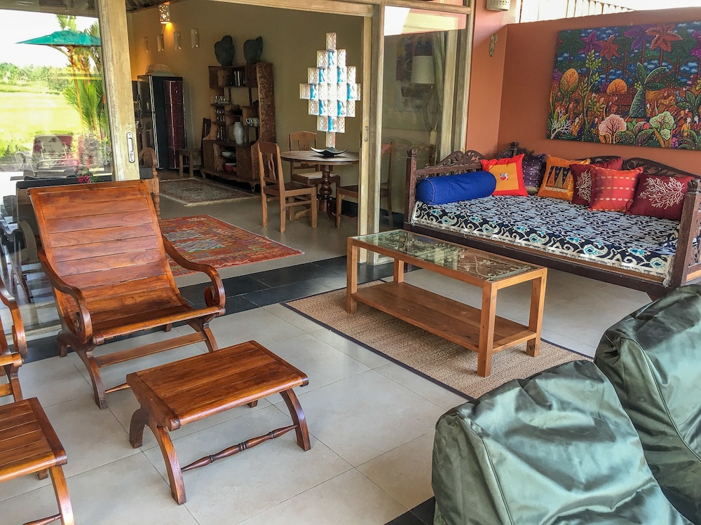 Devi's Place 30/50