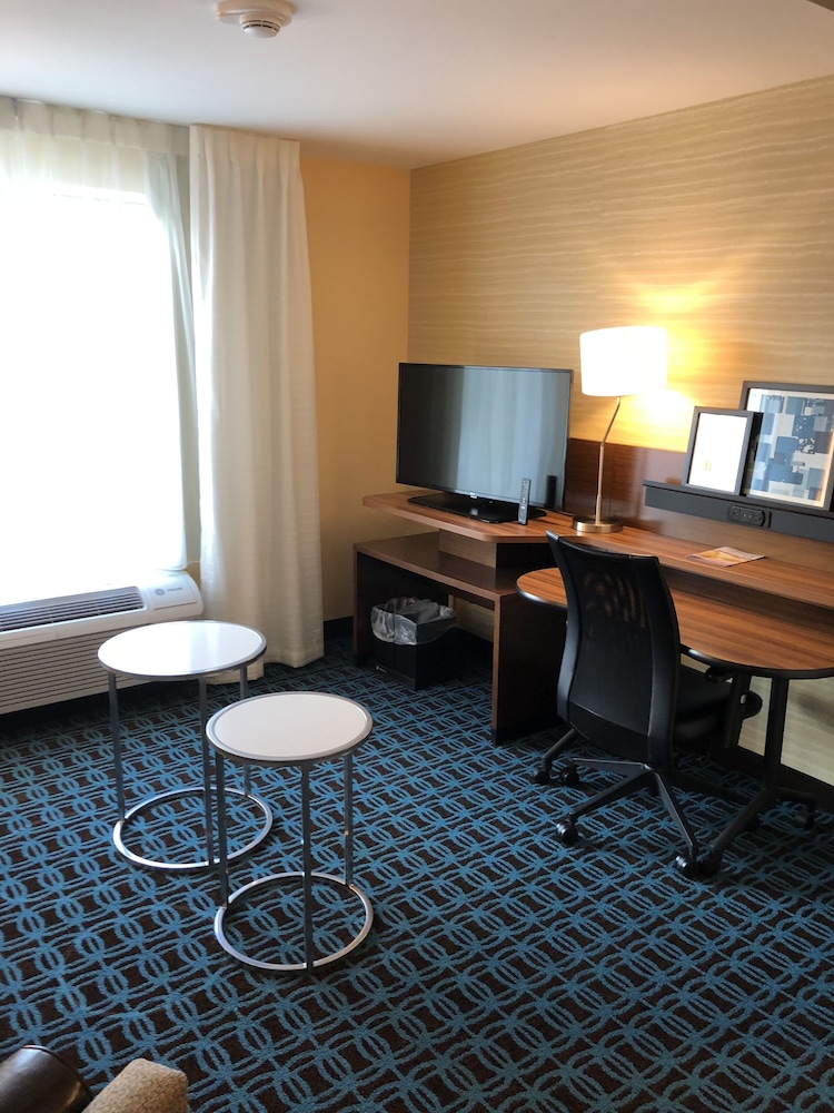 Fairfield Inn Suites Decorah 23/31