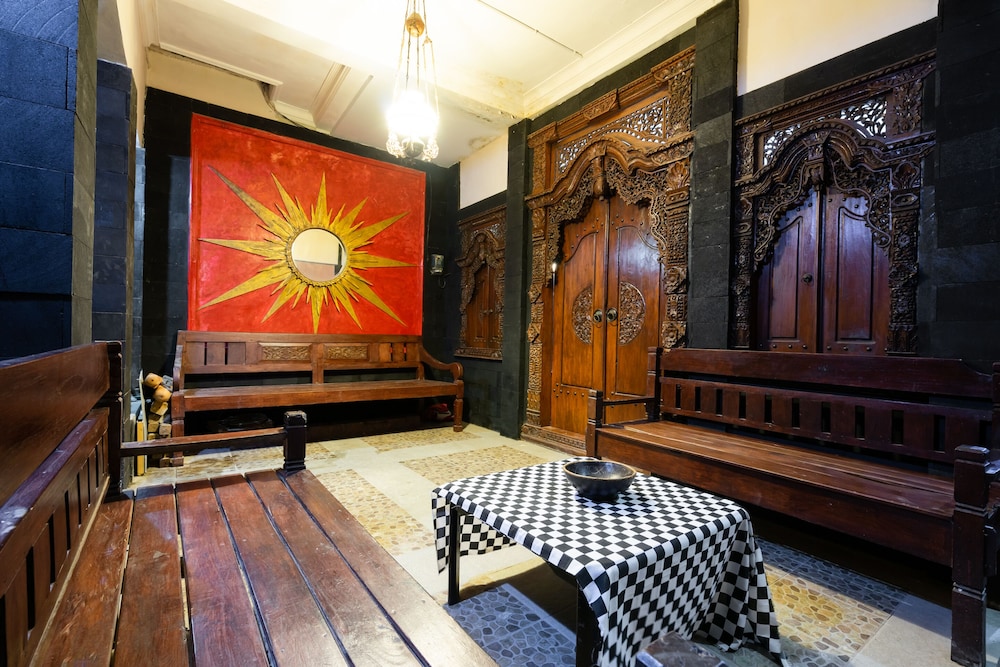 OYO 2285 Art Guest House Syariah 19/45