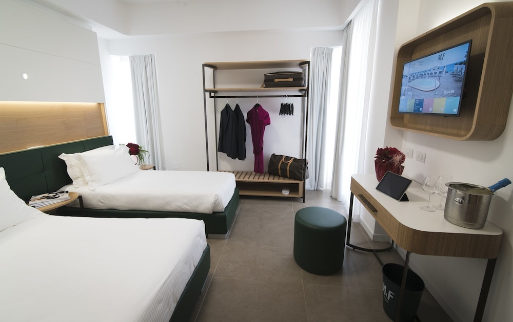 M F Hotel 36/72