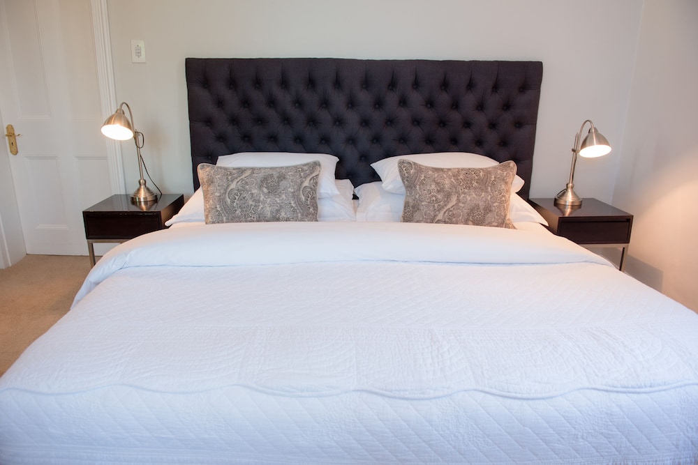 River Manor Boutique Hotel 12/58