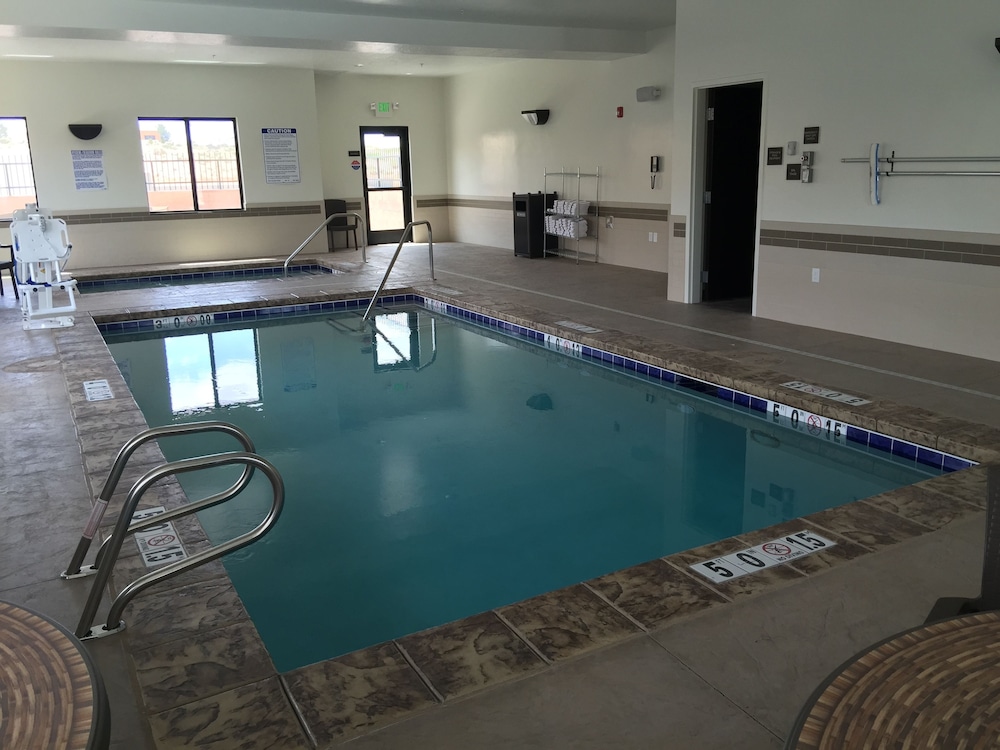 Sleep Inn & Suites Page at Lake Powell 4/51