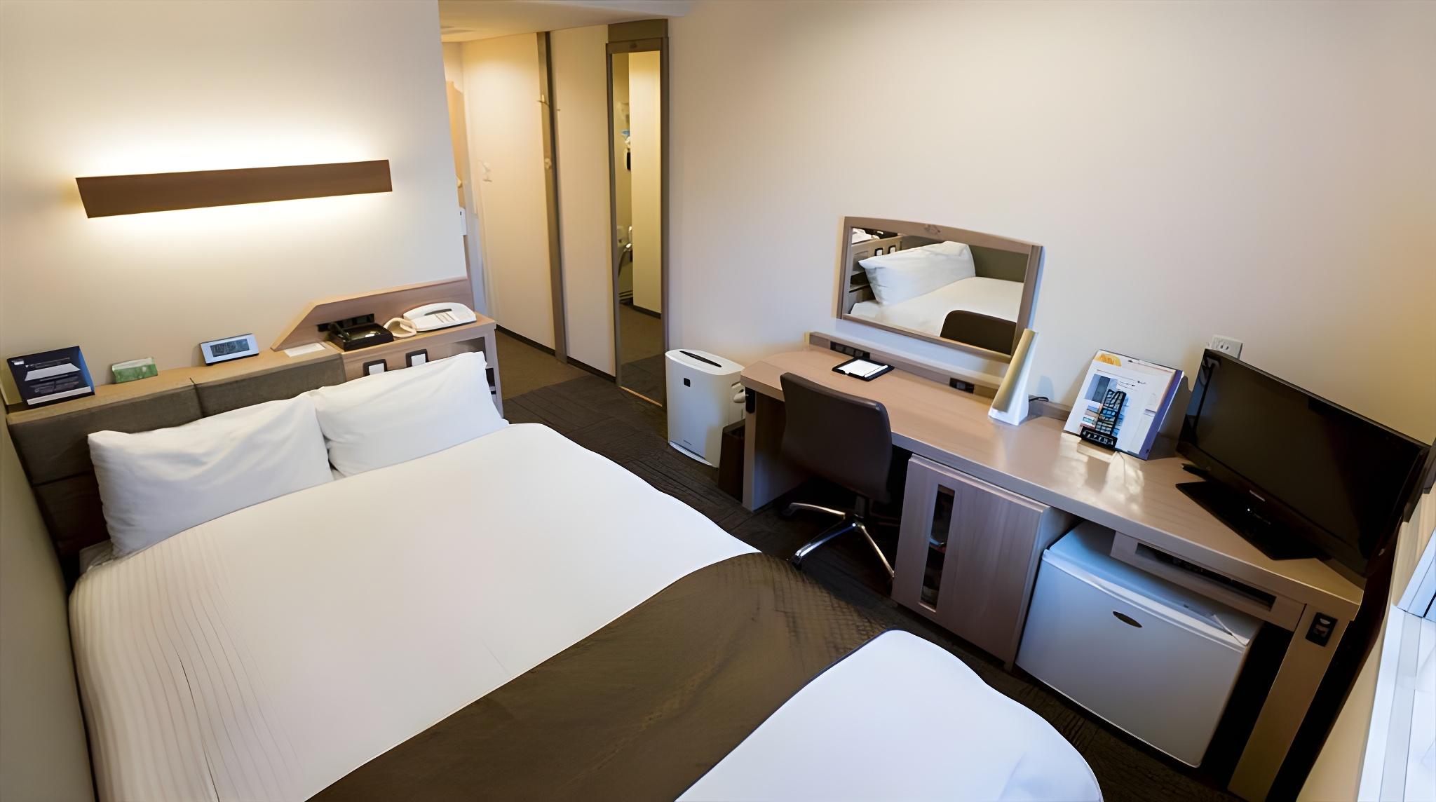 Semi Room, Smoking