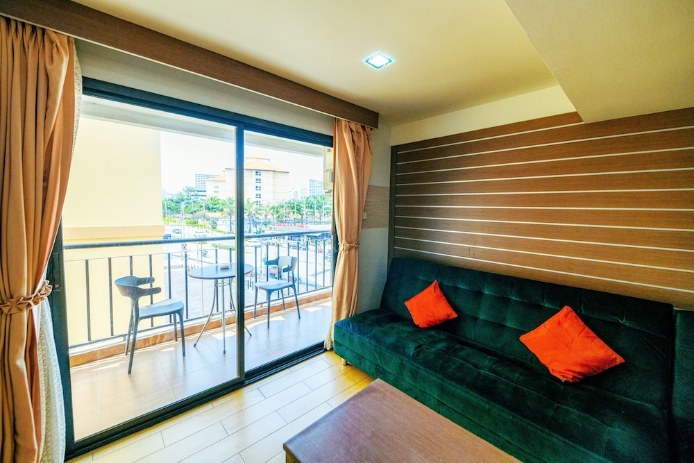 Scandia Beach Hotel 23/50