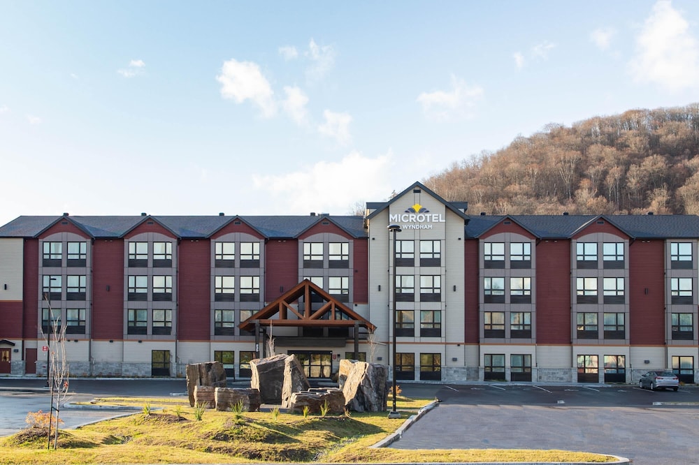 Microtel Inn & Suites by Wyndham Mont Tremblant 43/50
