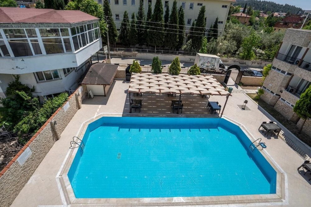 Ayapam Hotel 35/40