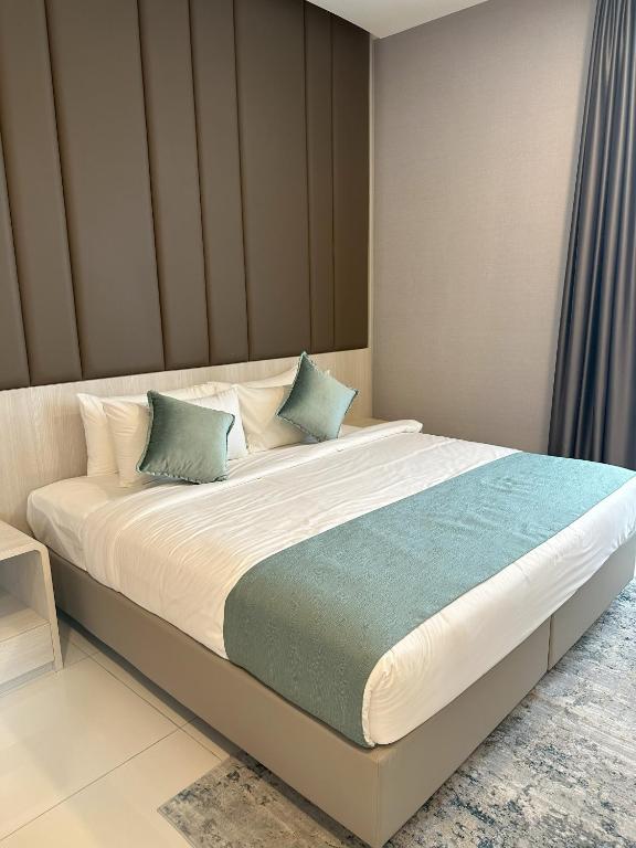 2 Bedrooms, Suite